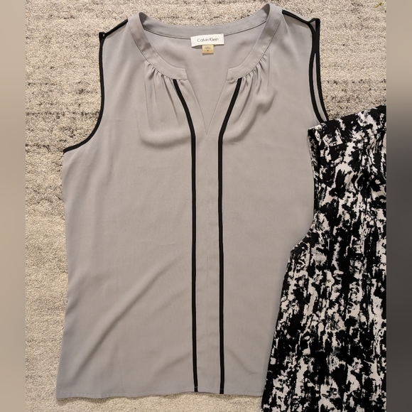 2 x Calvin Klein flowy tops - Picture 2 of 3